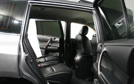 Toyota Highlander III, 2013 год, 1 995 000 рублей, 14 фотография