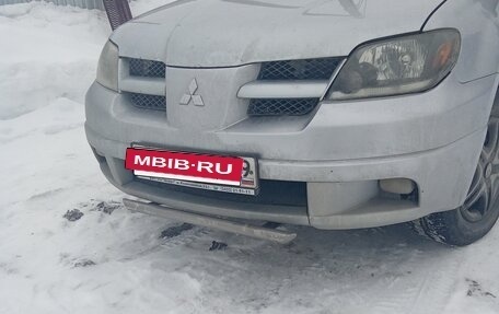 Mitsubishi Outlander III рестайлинг 3, 2003 год, 670 000 рублей, 2 фотография