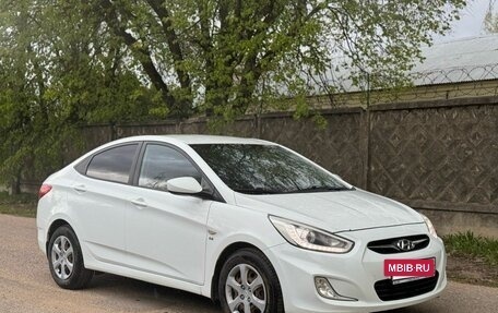 Hyundai Solaris II рестайлинг, 2014 год, 1 050 000 рублей, 2 фотография