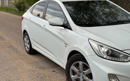 Hyundai Solaris II рестайлинг, 2014 год, 1 050 000 рублей, 10 фотография