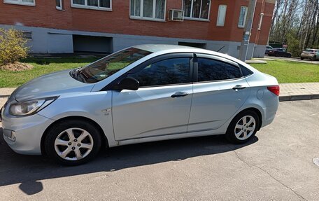 Hyundai Solaris II рестайлинг, 2012 год, 830 000 рублей, 9 фотография