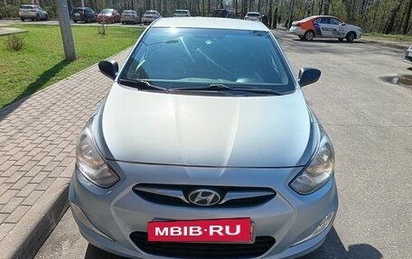 Hyundai Solaris II рестайлинг, 2012 год, 830 000 рублей, 8 фотография