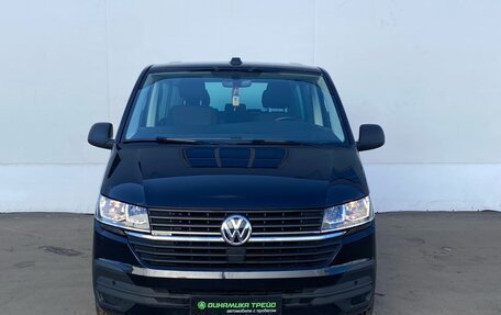 Volkswagen Multivan T6 рестайлинг, 2019 год, 5 800 000 рублей, 2 фотография