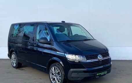 Volkswagen Multivan T6 рестайлинг, 2019 год, 5 800 000 рублей, 3 фотография