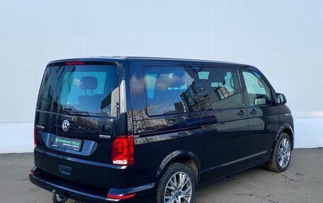 Volkswagen Multivan T6 рестайлинг, 2019 год, 5 800 000 рублей, 5 фотография
