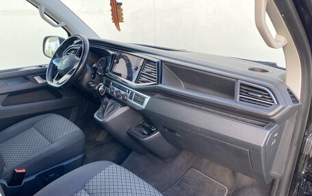 Volkswagen Multivan T6 рестайлинг, 2019 год, 5 800 000 рублей, 9 фотография