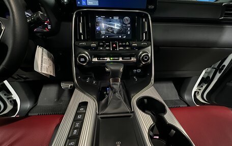 Lexus LX, 2024 год, 17 000 000 рублей, 19 фотография