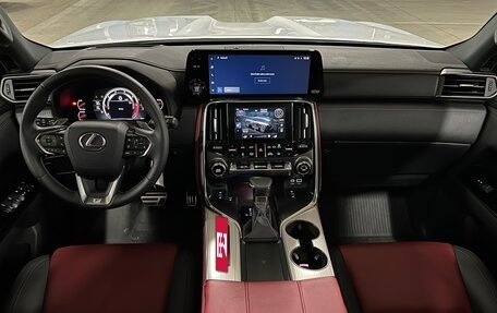 Lexus LX, 2024 год, 17 000 000 рублей, 15 фотография