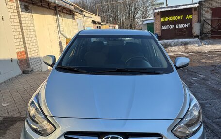 Hyundai Solaris II рестайлинг, 2011 год, 975 000 рублей, 2 фотография