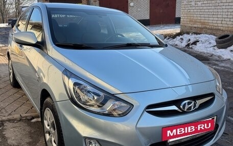 Hyundai Solaris II рестайлинг, 2011 год, 975 000 рублей, 5 фотография