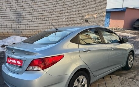Hyundai Solaris II рестайлинг, 2011 год, 975 000 рублей, 9 фотография