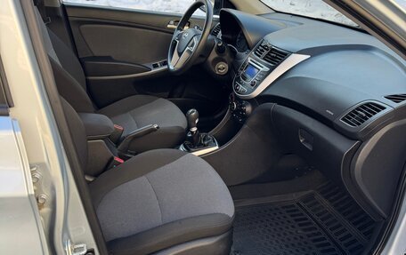 Hyundai Solaris II рестайлинг, 2011 год, 975 000 рублей, 17 фотография