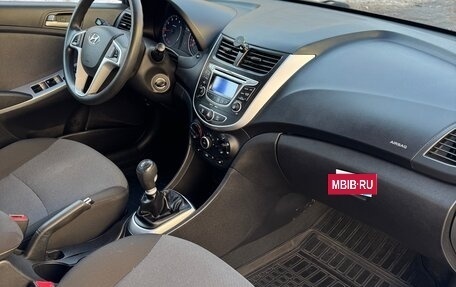 Hyundai Solaris II рестайлинг, 2011 год, 975 000 рублей, 18 фотография