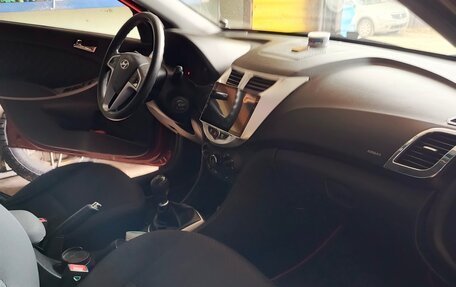 Hyundai Solaris II рестайлинг, 2011 год, 850 000 рублей, 6 фотография