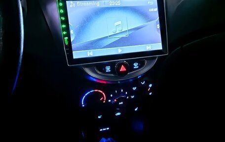 Hyundai Solaris II рестайлинг, 2011 год, 850 000 рублей, 8 фотография