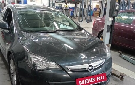 Opel Astra J, 2014 год, 945 000 рублей, 2 фотография