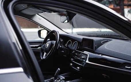 BMW 5 серия, 2017 год, 2 690 000 рублей, 10 фотография