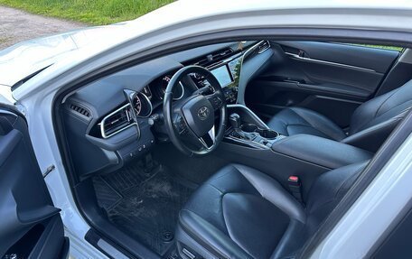 Toyota Camry, 2020 год, 3 350 000 рублей, 8 фотография