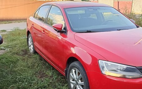 Volkswagen Jetta VI, 2013 год, 1 000 000 рублей, 12 фотография