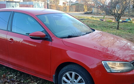 Volkswagen Jetta VI, 2013 год, 1 000 000 рублей, 28 фотография