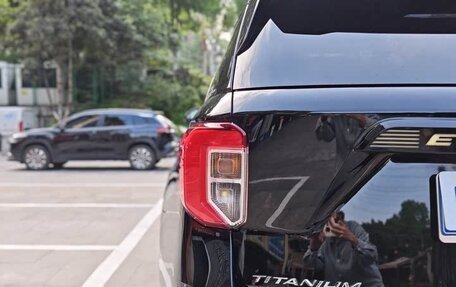 Ford Explorer VI, 2022 год, 3 000 000 рублей, 12 фотография