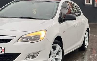 Opel Astra J, 2011 год, 825 000 рублей, 1 фотография