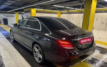 Mercedes-Benz E-Класс, 2019 год, 2 850 000 рублей, 5 фотография