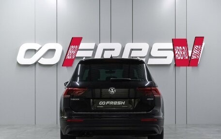 Volkswagen Tiguan II, 2018 год, 2 599 000 рублей, 4 фотография