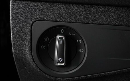 Volkswagen Tiguan II, 2018 год, 2 599 000 рублей, 15 фотография