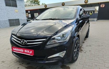 Hyundai Solaris II рестайлинг, 2015 год, 890 000 рублей, 4 фотография
