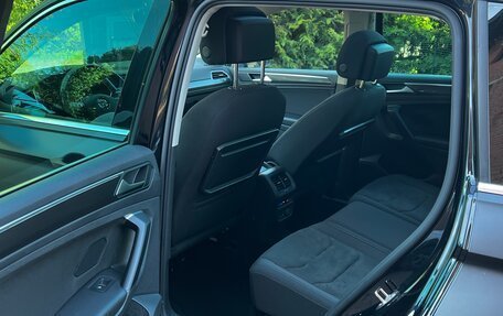 Volkswagen Tiguan II, 2018 год, 3 300 000 рублей, 19 фотография