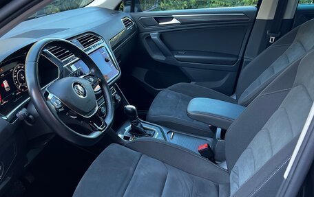 Volkswagen Tiguan II, 2018 год, 3 300 000 рублей, 17 фотография