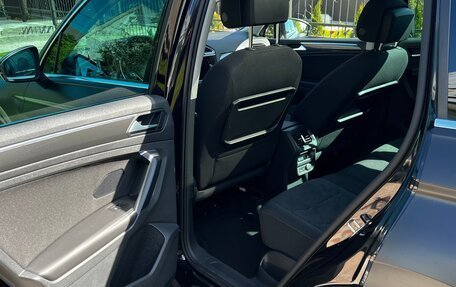 Volkswagen Tiguan II, 2018 год, 3 300 000 рублей, 25 фотография