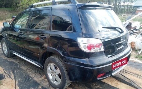 Mitsubishi Outlander III рестайлинг 3, 2007 год, 720 000 рублей, 2 фотография