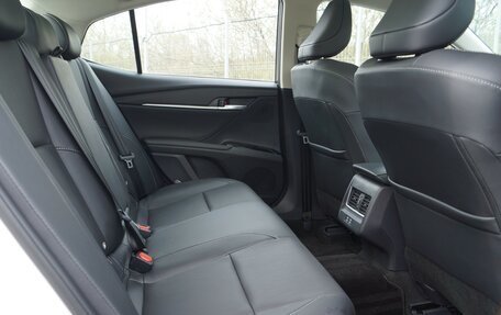 Toyota Camry, 2024 год, 4 085 000 рублей, 10 фотография
