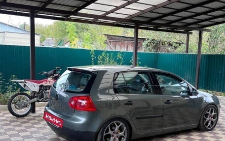 Volkswagen Golf V, 2004 год, 489 000 рублей, 2 фотография