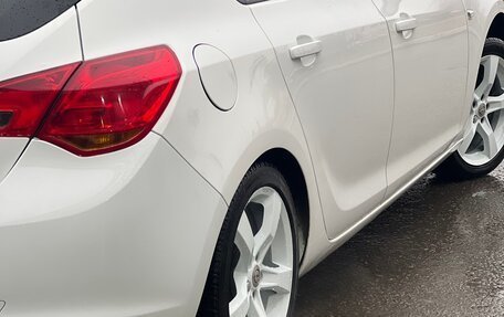 Opel Astra J, 2011 год, 825 000 рублей, 2 фотография
