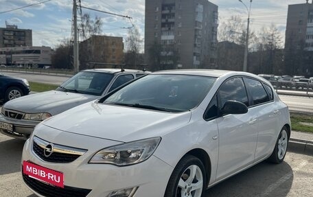 Opel Astra J, 2011 год, 825 000 рублей, 4 фотография