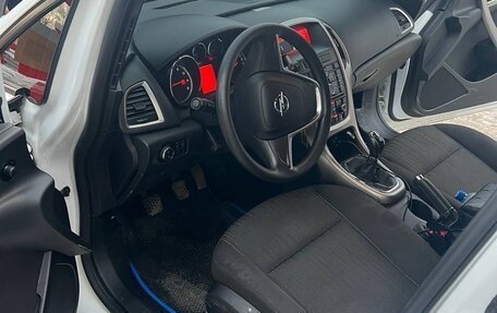 Opel Astra J, 2011 год, 825 000 рублей, 12 фотография