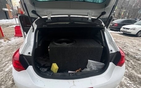 Opel Astra J, 2011 год, 825 000 рублей, 9 фотография