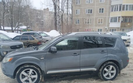 Mitsubishi Outlander III рестайлинг 3, 2007 год, 1 100 000 рублей, 2 фотография