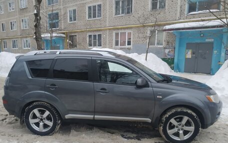 Mitsubishi Outlander III рестайлинг 3, 2007 год, 1 100 000 рублей, 3 фотография