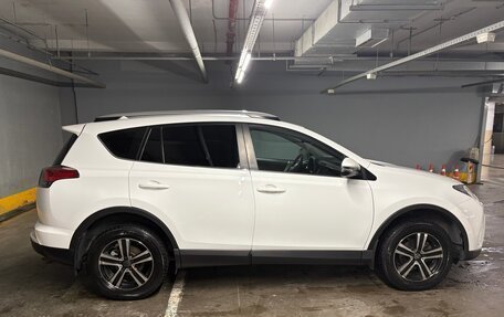 Toyota RAV4, 2017 год, 2 450 000 рублей, 2 фотография