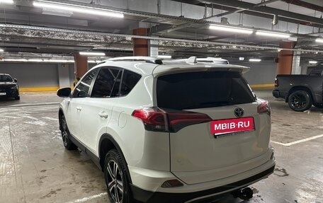 Toyota RAV4, 2017 год, 2 450 000 рублей, 5 фотография