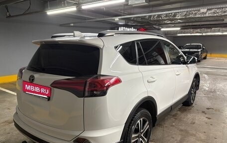 Toyota RAV4, 2017 год, 2 450 000 рублей, 3 фотография
