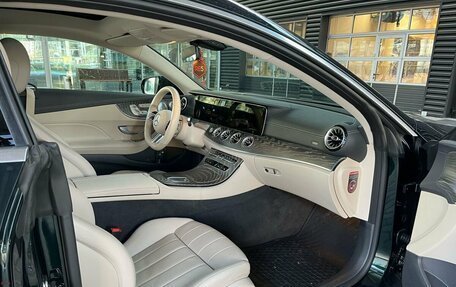 Mercedes-Benz E-Класс, 2020 год, 4 990 000 рублей, 13 фотография