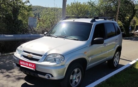 Chevrolet Niva I рестайлинг, 2011 год, 900 000 рублей, 2 фотография