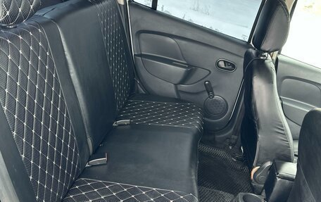 Renault Logan II, 2020 год, 700 000 рублей, 6 фотография