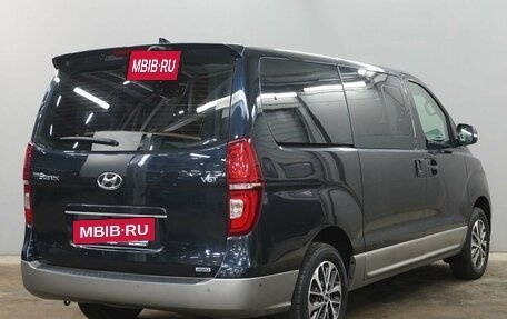 Hyundai Grand Starex Grand Starex I рестайлинг 2, 2021 год, 3 956 000 рублей, 5 фотография