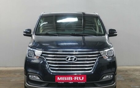 Hyundai Grand Starex Grand Starex I рестайлинг 2, 2021 год, 3 956 000 рублей, 2 фотография